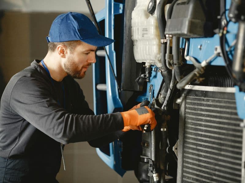 Pinnacle Power Systems licensed electricians working on a commercial project